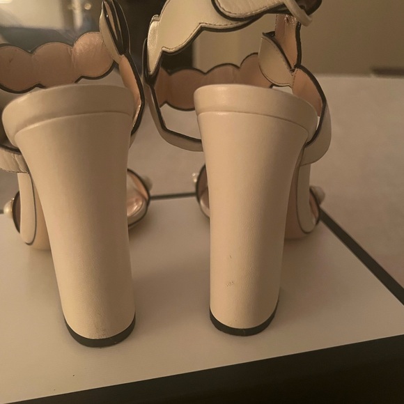 Beige chunky heel Gucci Sandals size 37. In very good condition. Authentic - Picture 3 of 6